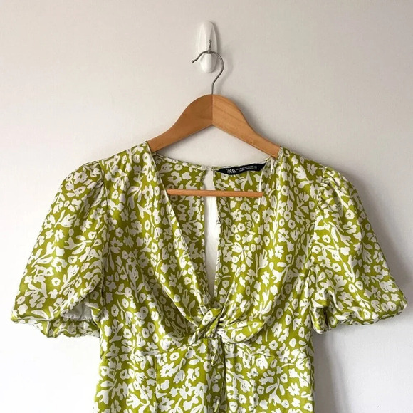 Zara  Satin Effect Ruffle V Neck Mini Dress Green White Floral Size XS - Picture 6 of 11